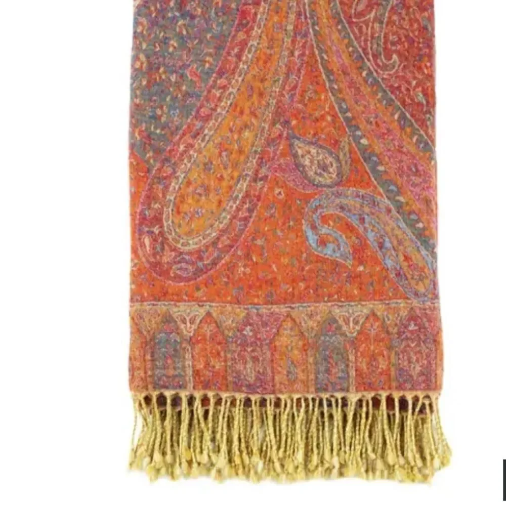 Melange Home Bohemian Wool Collection Marrakesh Throws $265
